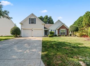 9400 Shepparton Dr, Huntersville, NC 28078