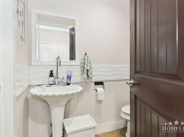 5 bedroom rental in Delta — photo 20