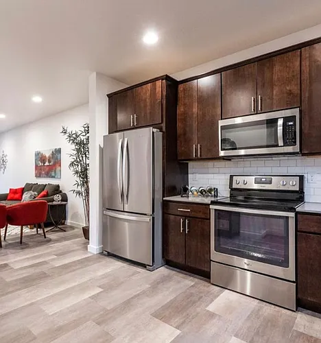 915 N 17th Ave #B Photo 1