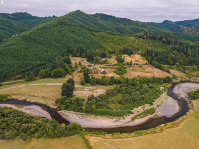 51372 Old Broadbent Rd, Myrtle Point, OR, 97458