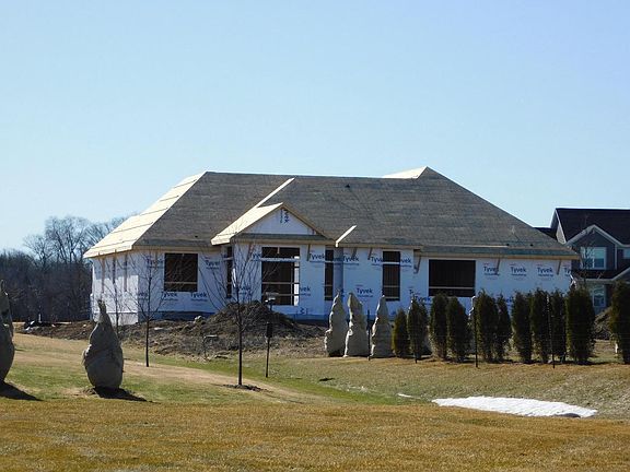 2nd image of 792 N Sparrow WAY