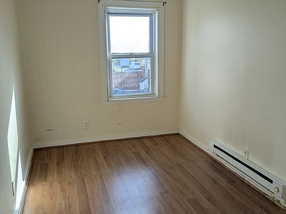 4th image of 24-30 Linden St