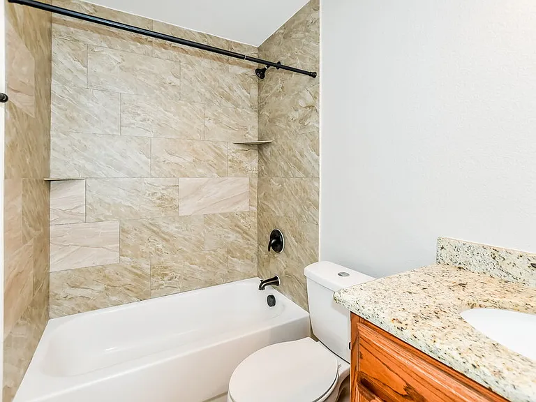 2913 Louis St — Photo 13