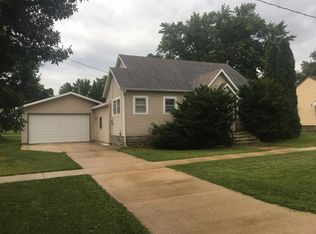 232 E Greene St, Postville, IA 52162