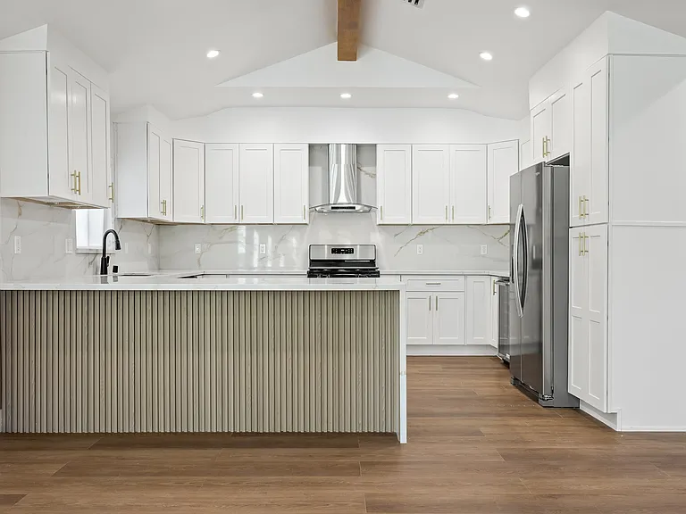212 W 64th St #A — Photo 23