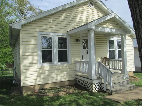 920 Carl St, Saint Clair, MO 63077