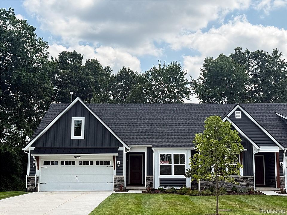 1st image of 1089 Camellia Cir #31