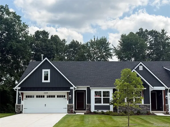 1089 Camellia Cir #31, Howell, MI 48843