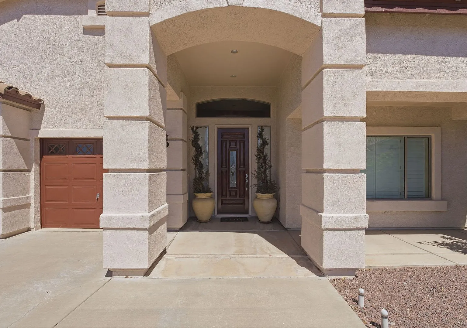Elegant Home in Exclusive Gated Community near St. Phillips Plaza — Photo 4