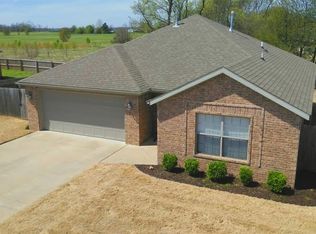 320 Poplar Rd, Centerton, AR 72719