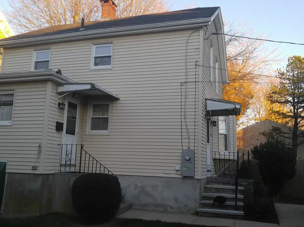 518 Snell St, Fall River, MA 02721