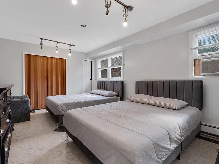 459 Norwood Ave — Photo 29