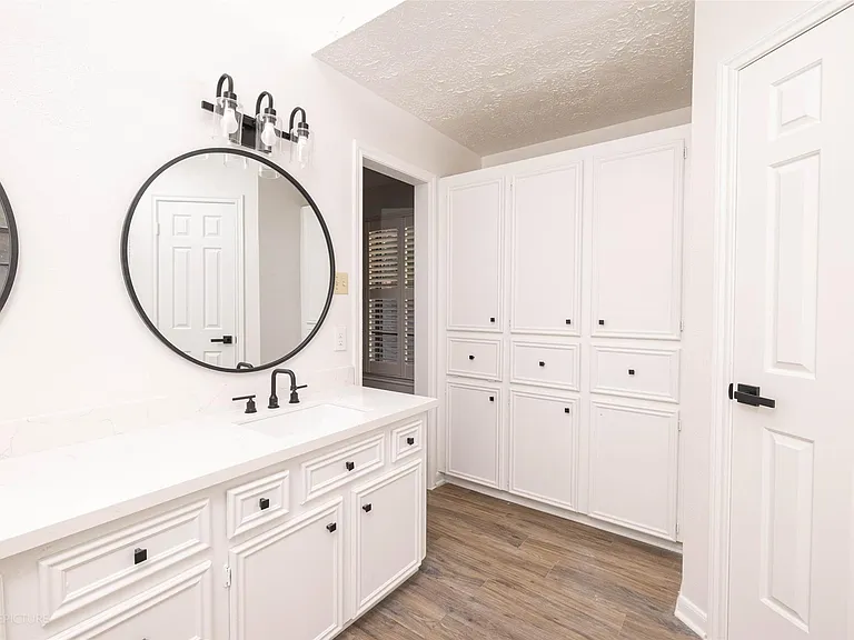 9810 Jockey Club Dr — Photo 16