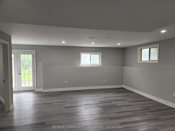 3rd image of 802 Cedarvale Dr #Basement