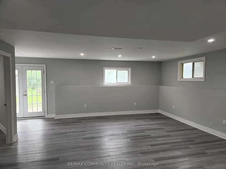 802 Cedarvale Dr #BASEMENT — Photo 3