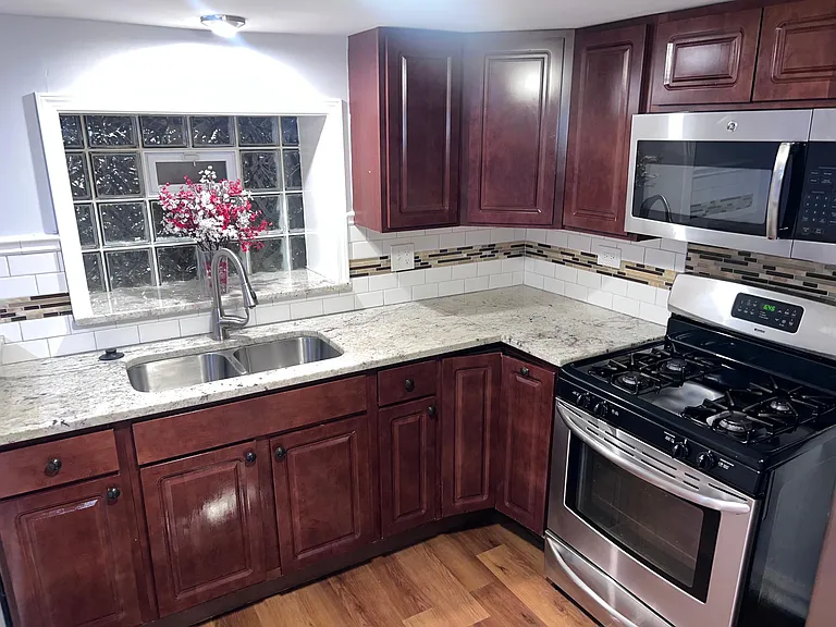 5741 N Artesian Ave #G — Photo 2