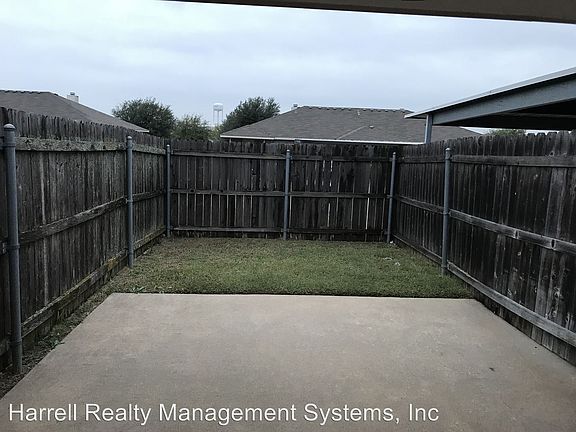 2nd image of 909 Vanessa Dr