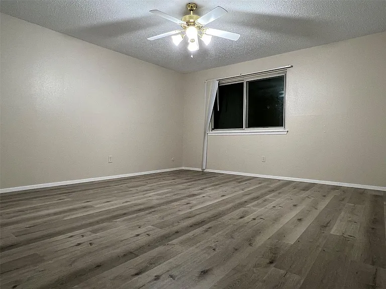 2130 Greenbriar Colony Dr — Photo 11