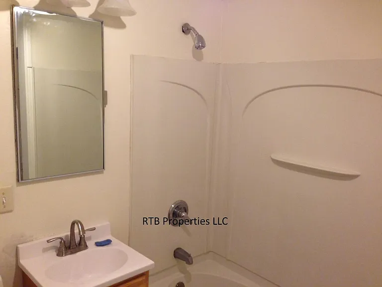 24 Baker St #3 — Photo 4