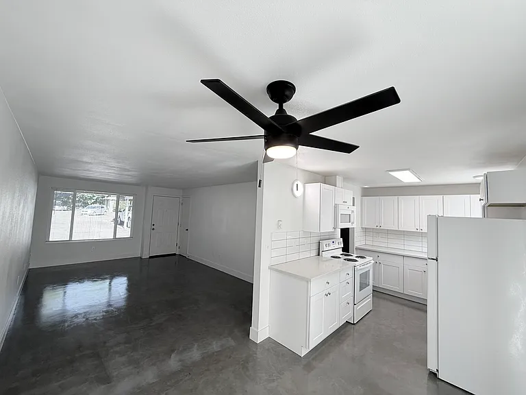 17910 SE Division St #4 — Photo 6