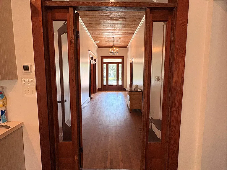 105 S Cedar St — Photo 9