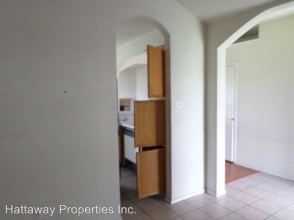 2nd image of 4608 Winslow Dr