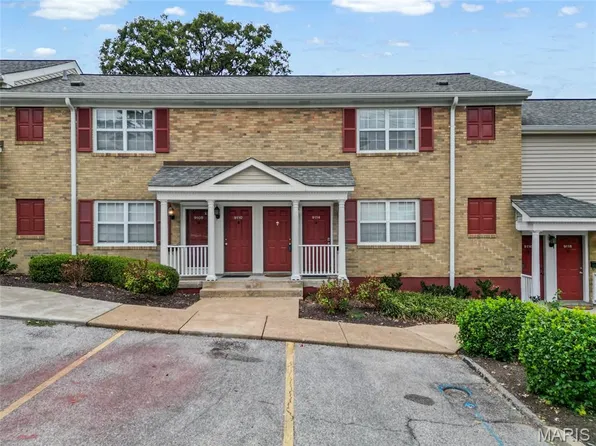 9112 W Swan Cir, Saint Louis, MO 63144