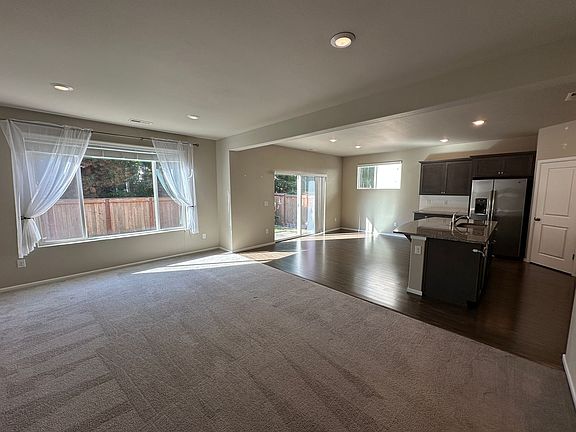 4th image of 8651 Spartacus St NE