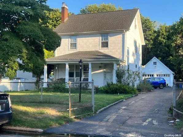 74 W 10th Street, Huntington Station, NY 11746