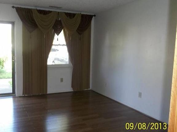 2nd image of 1209 Etworth Ln
