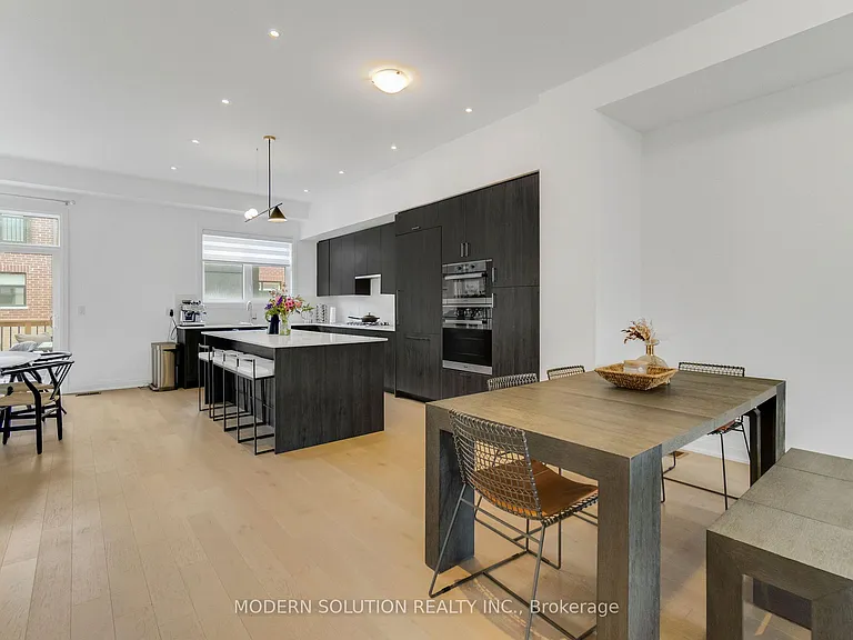 1659 Vellore Cres — Photo 15