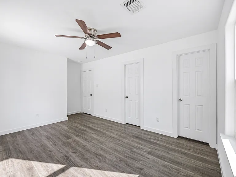 8635 Peachtree St #B — Photo 16