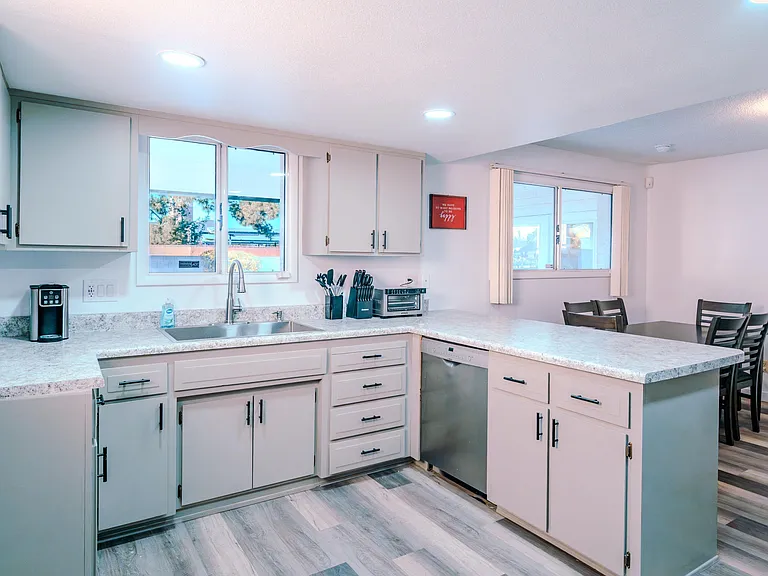 Kitchen 1
