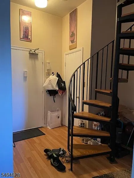 1 bed, $2,000 — Photo 1