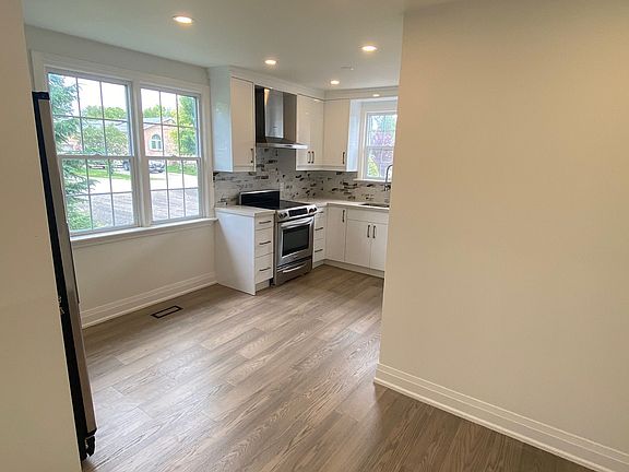 4th image of 267 Rayners Rd
