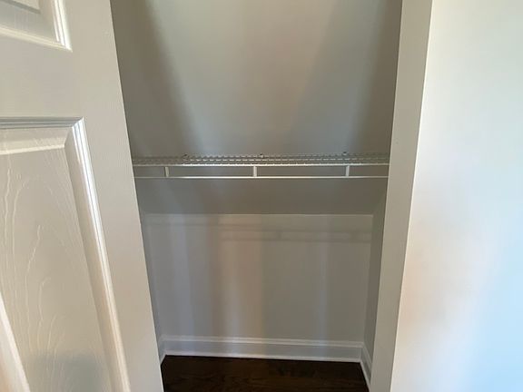 4th image of 2816 N Hamlin Ave #2R
