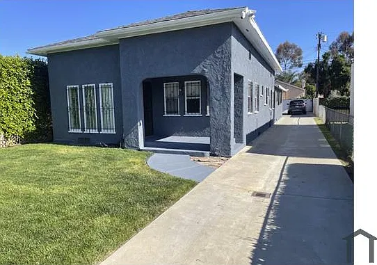 3 bed, 1098 sqft, $3,135 — Photo 1