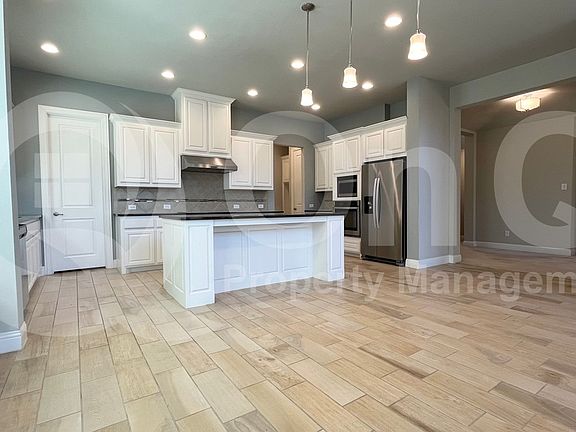 4th image of 7005 Golf Club Dr