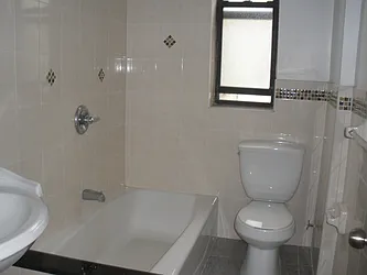 Rented by Elinor Taasa, LREB