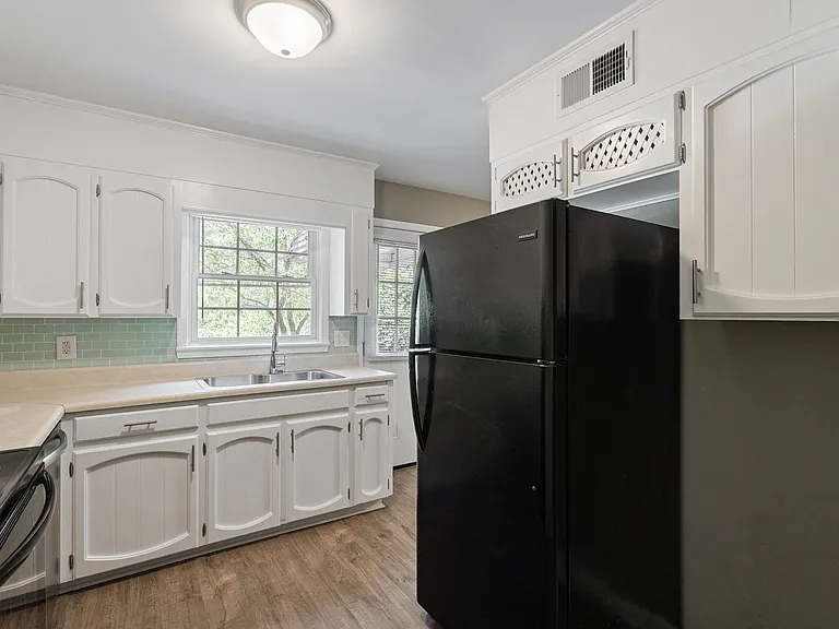 3212 Westbrook Dr #100 — Photo 16