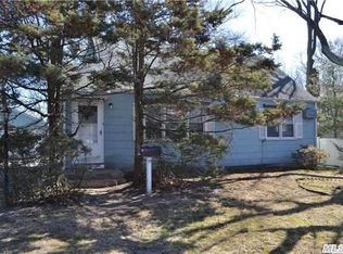 59 Hendrick Ave, Glen Cove, NY 11542