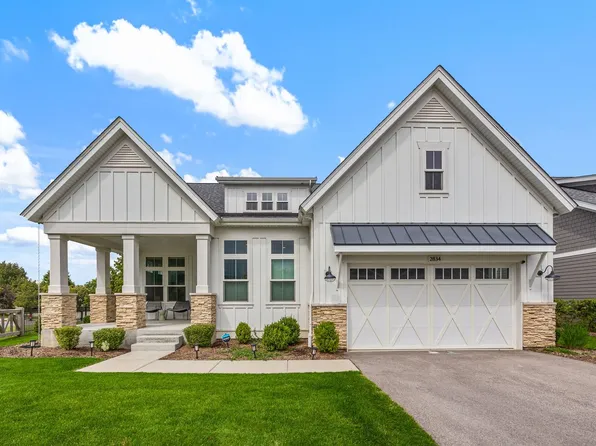 2834 Parkside Cir, Glenview, IL 60026