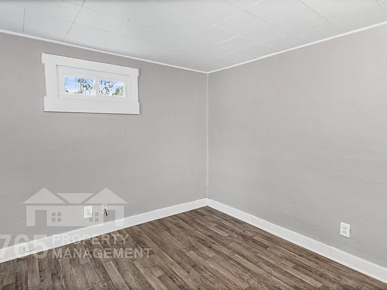 1325 N Wabash Ave — Photo 10