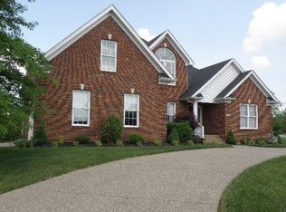 803 Abingdon Ln, Shelbyville, KY 40065
