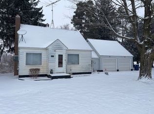 639 E Blanchard Rd, Shepherd, MI 48883