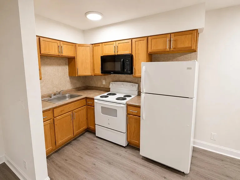 824 NE 16th St #826 — Photo 5