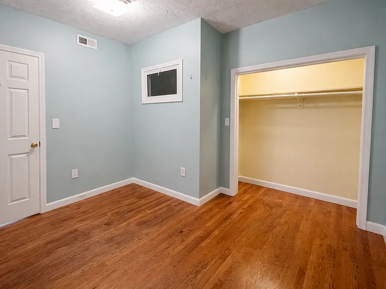 171 Windsor St #1 — Photo 8