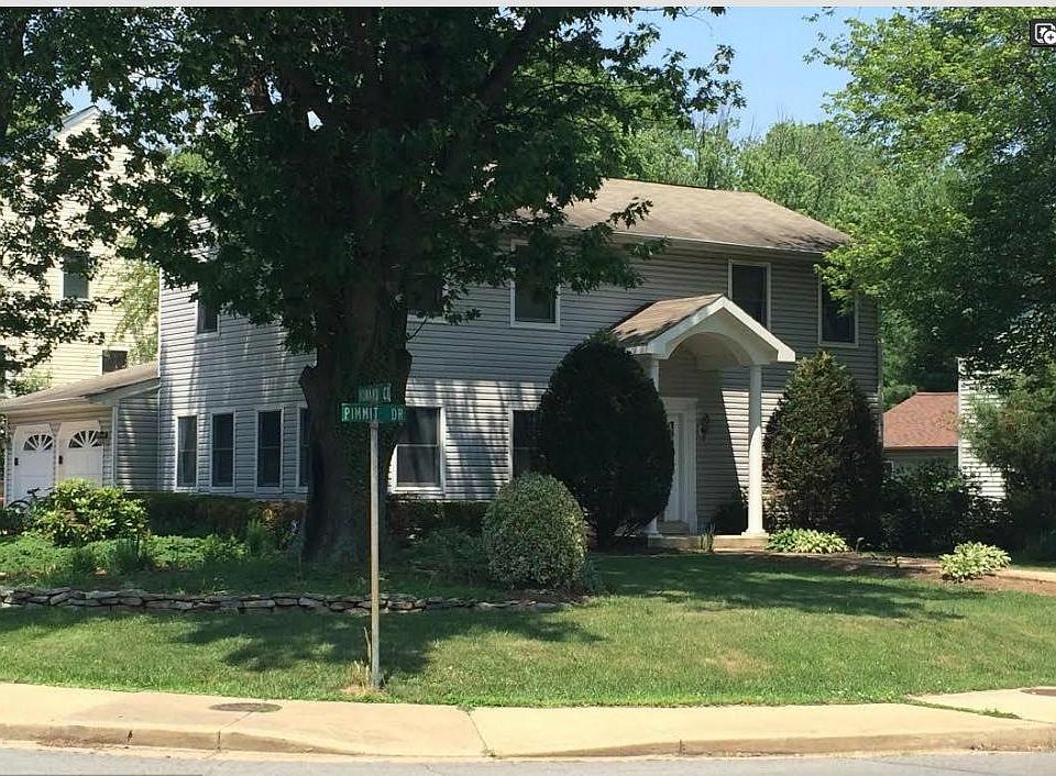 1st image of 2136 Pimmit Dr