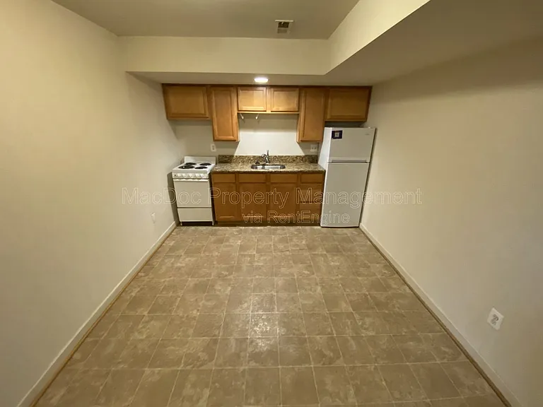 405 Pratt St — Photo 7