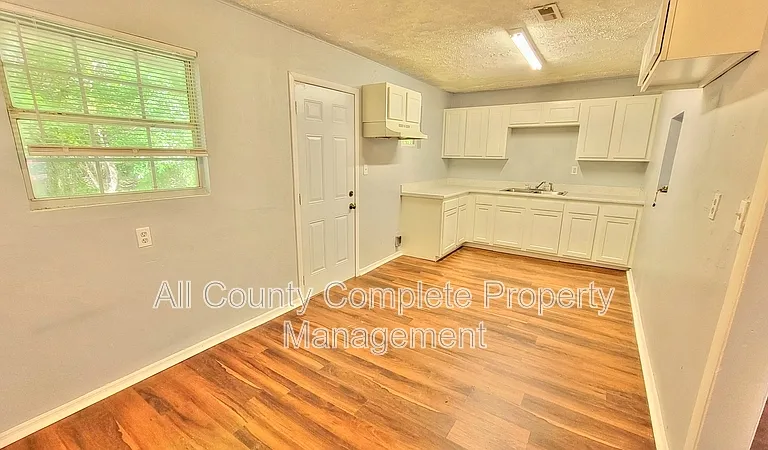 9348 Culpeper Ave — Photo 9